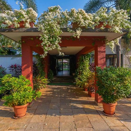 Stayvista At Moksh Villa - Bbq & Jacuzzi Alibag Exterior photo