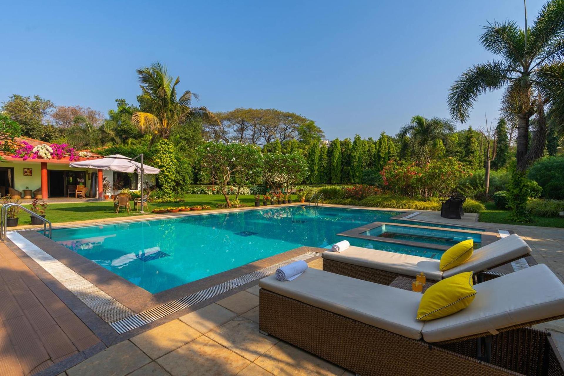 Stayvista At Moksh Villa - Bbq & Jacuzzi Alibag Exterior photo