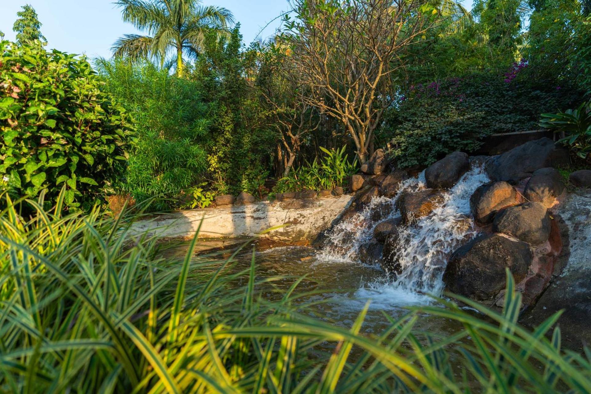 Stayvista At Moksh Villa - Bbq & Jacuzzi Alibag Exterior photo
