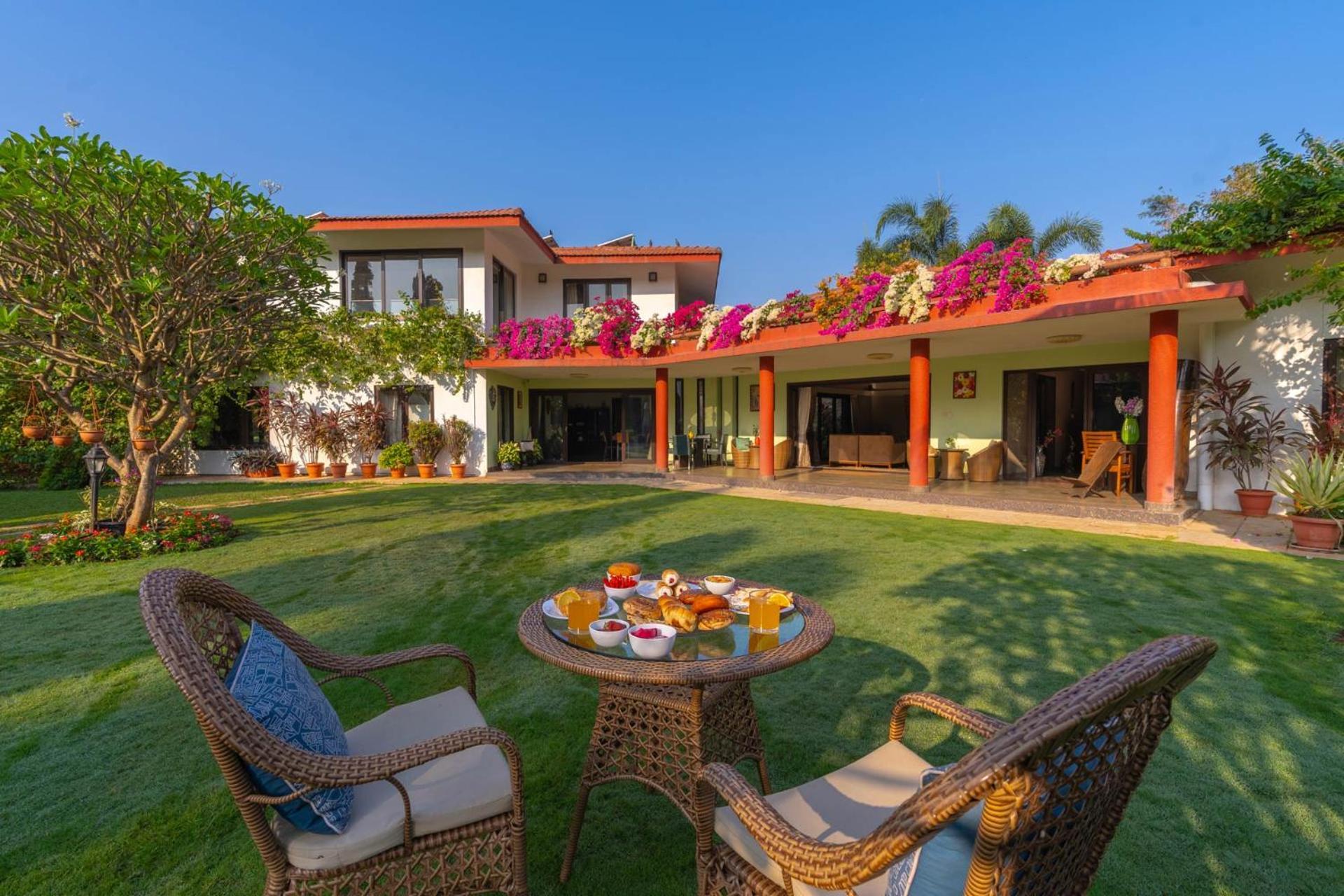 Stayvista At Moksh Villa - Bbq & Jacuzzi Alibag Exterior photo